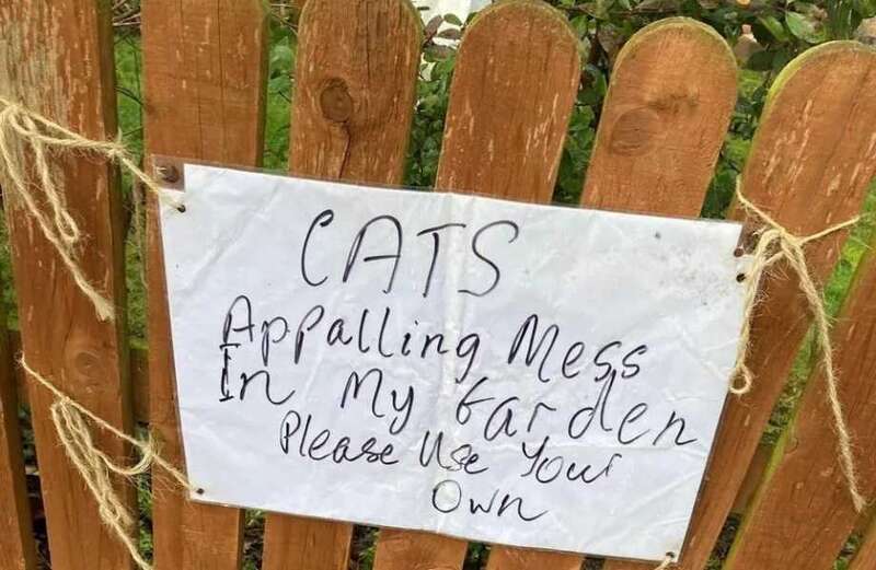 My neighbour put up a handwritten sign moaning about messy garden - everyone's saying the same thing