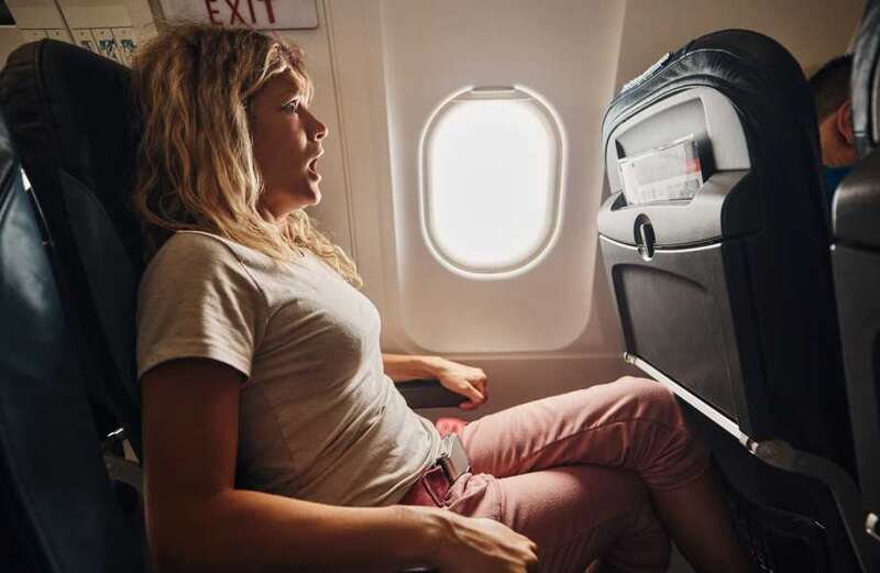 Flight attendant reveals why they gave woman lots of freebies & people love it