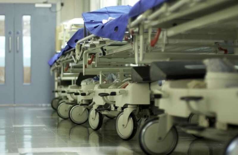 Warning as hospitals are running out of oxygen as patients treated in corridors