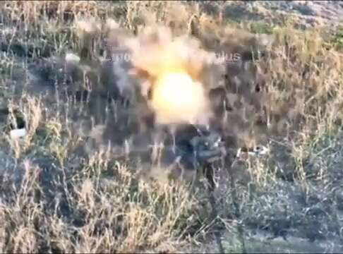 Moment Ukrainian tank charges across No Man’s Land to blow up Russians