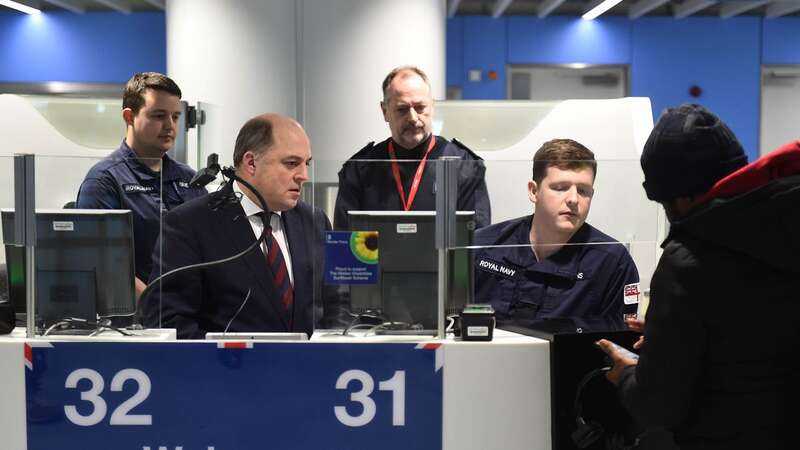 Defence Secretary Ben Wallace visiting Border Force during a strike over the Christmas period (Image: PA)