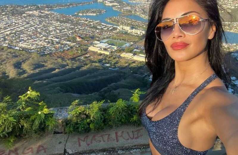 Nicole Scherzinger shows off incredible figure in workout gear during hike