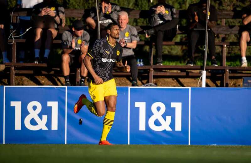 Emotional moment Haller makes first Dortmund appearance after cancer diagnosis