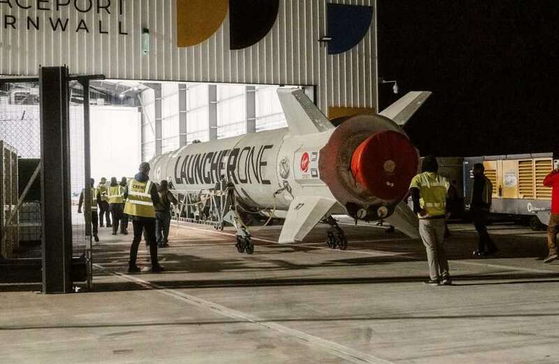 Watch Richard Branson's failed Virgin Orbit rocket crash back to Earth