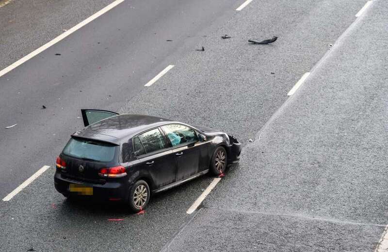 Two dead after M40 smash left 12 injured amid 'freezing fog' warning