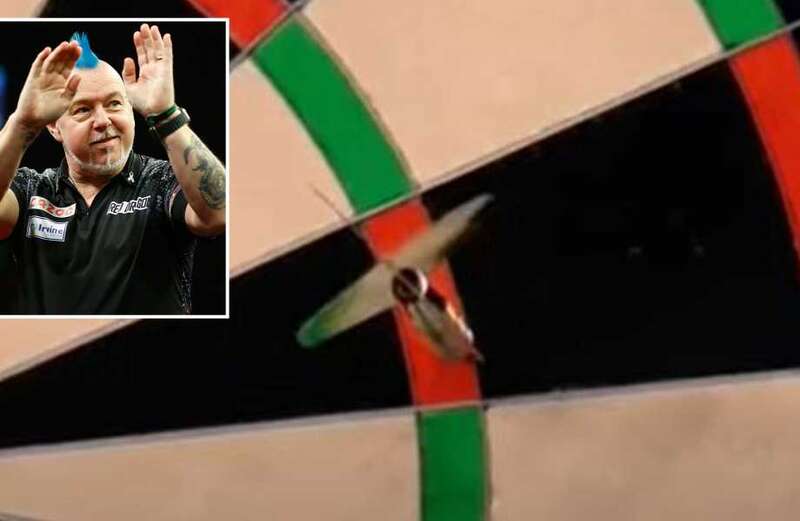 Bizarre darts illusion as Wright hits treble 13 but fans convinced he missed