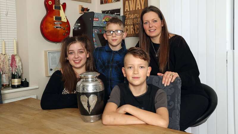 Lisa with Khya, Caeden, Ashton and Alan’s urn (Image: Paul Marriott)