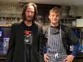 Keanu Reeves enjoys 'fish and chips for lunch' during surprise pub visit tdiqriqqxikxprw