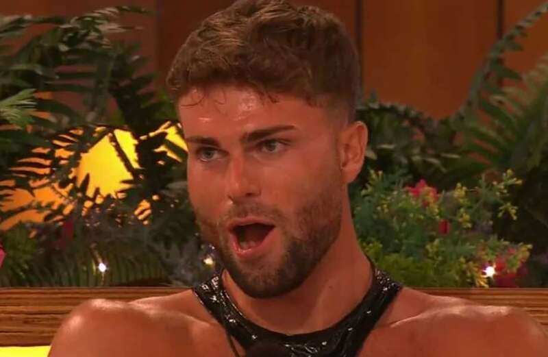 Love Island’s Tom already knows new bombshell Claudia, say fans