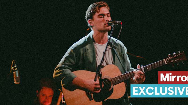 Rhys Lewis silences fans with mesmerising talent before proposal at London gig