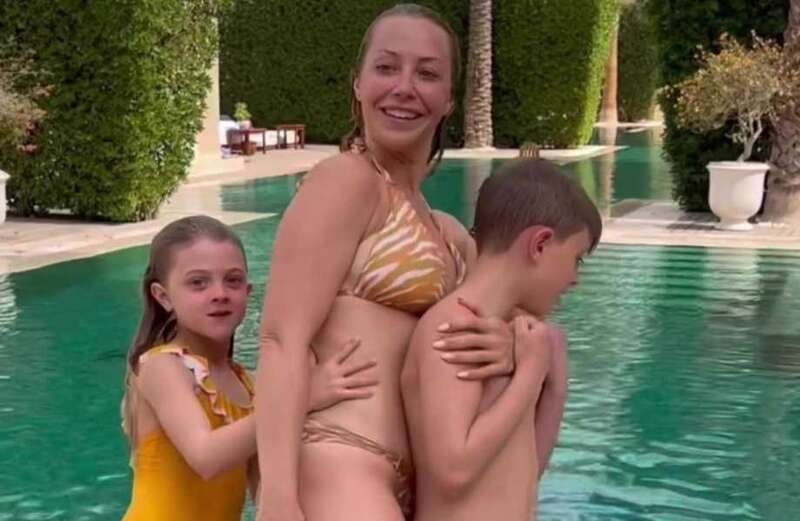 Laura Hamilton looks amazing on holiday in Abu Dhabi with her kids