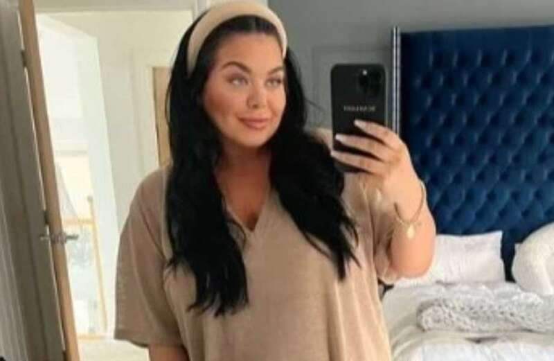 Scarlett Moffatt reveals bump in maternity jeans in first post since baby news