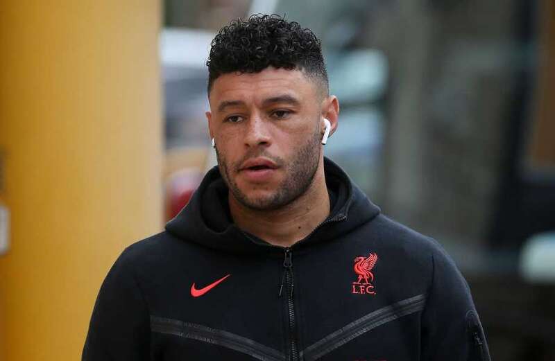 Oxlade-Chamberlain thrown transfer lifeline as he nears Liverpool exit