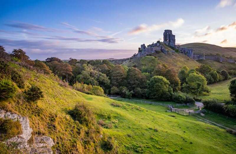 Where is Corfe Castle and why was it destroyed?