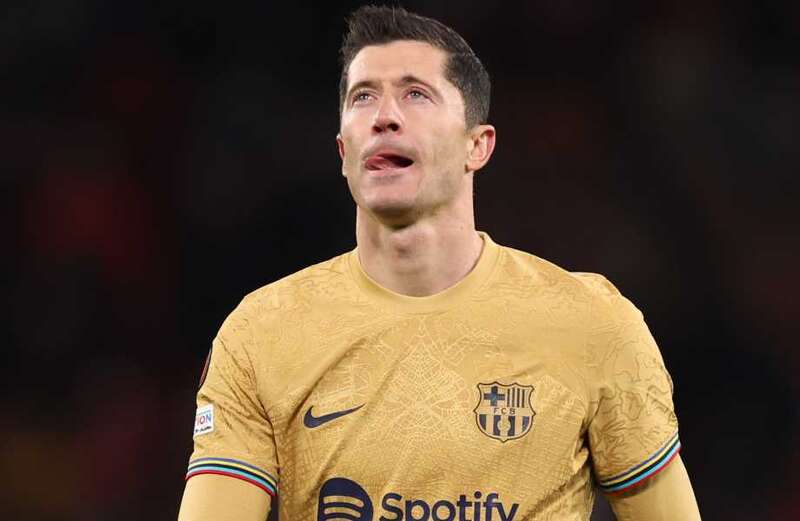 Fuming Lewandowski in 'dressing room bust-up with Barcelona team-mate'