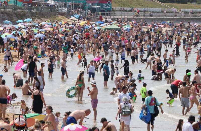 Margate beach: Is it sandy and is there a pool to swim in?