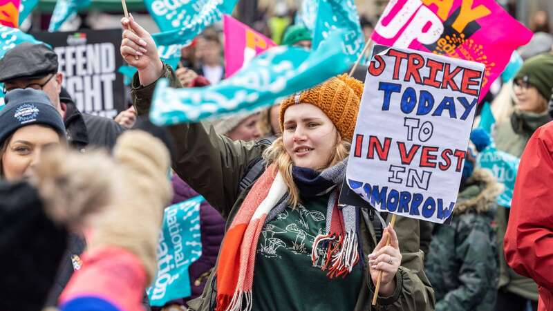 In Newcastle upon Tyne, National Education President Louise Atkinson led more than 1,000 union members and supporters through the city centre (Image: Andy Commins / Daily Mirror)