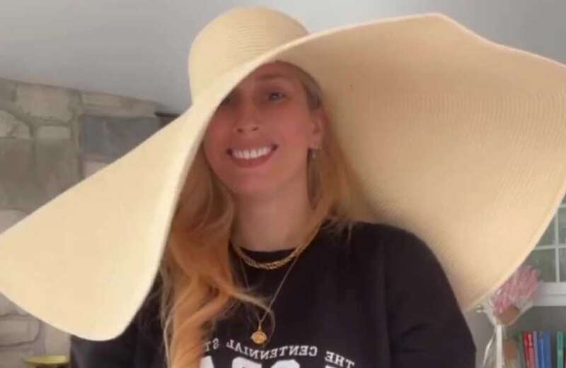 Stacey Solomon shares hilarious wardrobe malfunction as she packs for holiday