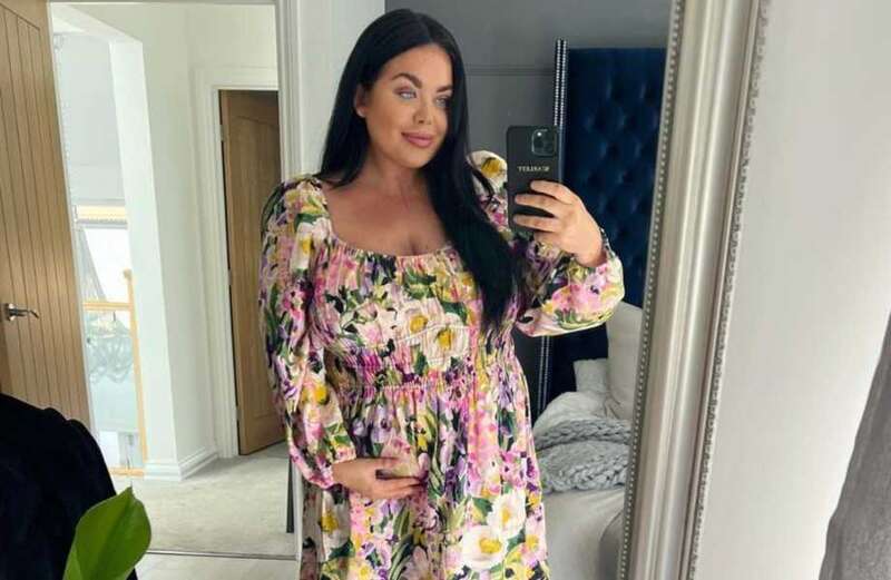 Gogglebox's Scarlett Moffatt cradles baby bump in glam Mother's Day snap