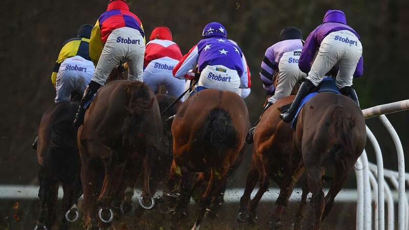 EXETER, ENGLAND - JANUARY 01: Runners make their way around the course during the Passage House Inn Novices Hurdle at Exeter Racecourse on January 1, 2019 in Exeter, England. (Photo by Harry Trump/Getty Images)