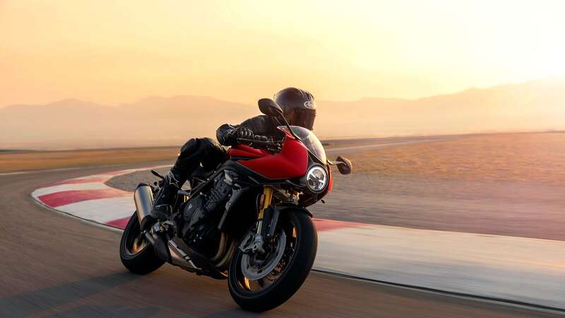 Super cool - Triumph Speed Triple 1200 RR