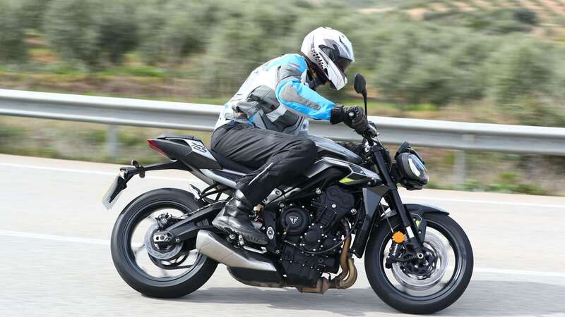 Superb - Triumph Street Triple 765