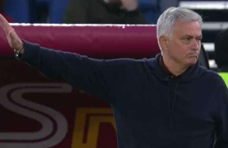 Mourinho pleads with own Roma fans to stop abusing rival Sampdoria manager