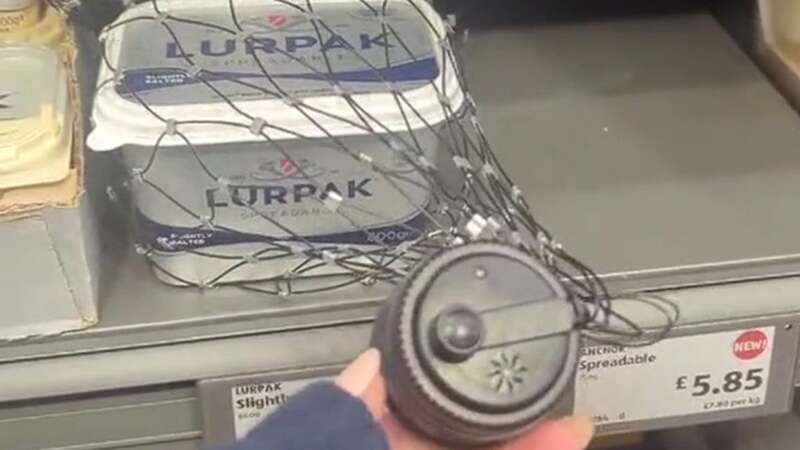 The Lurpak tub covered in a security net (Image: Jam Press Vid/@stefaninurding)