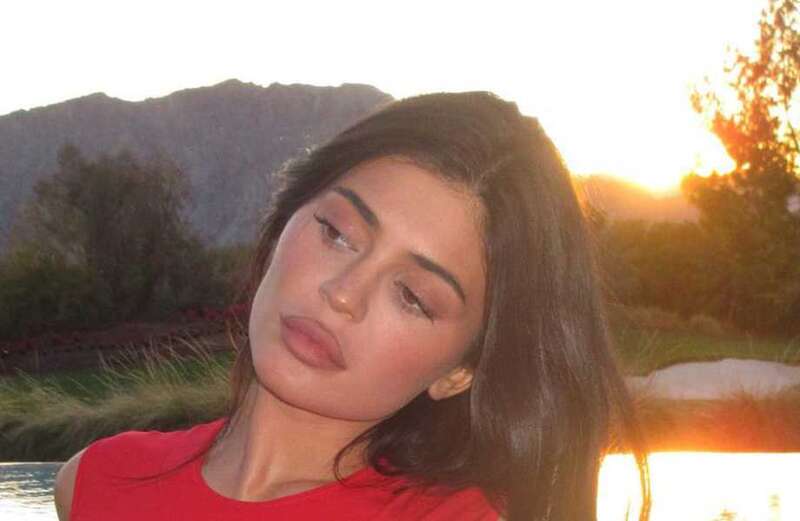 Kylie sparks concern as her waist nearly disappears in photos after weight loss