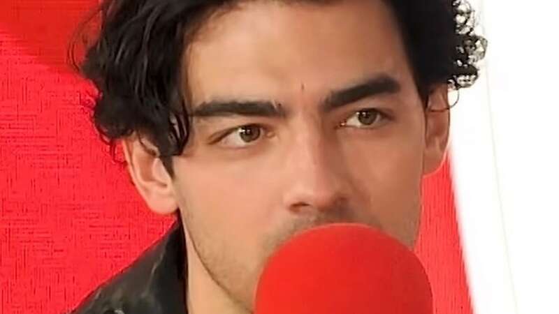 Joe Jonas gives brutal review of Wetherspoons as he shares awkward admission