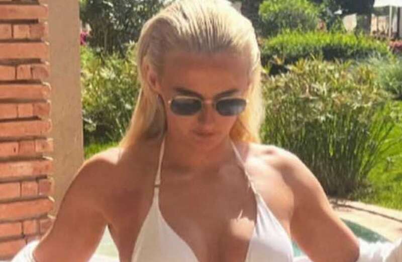 England Lioness Chloe Kelly wows team-mates with incredible figure in bikini