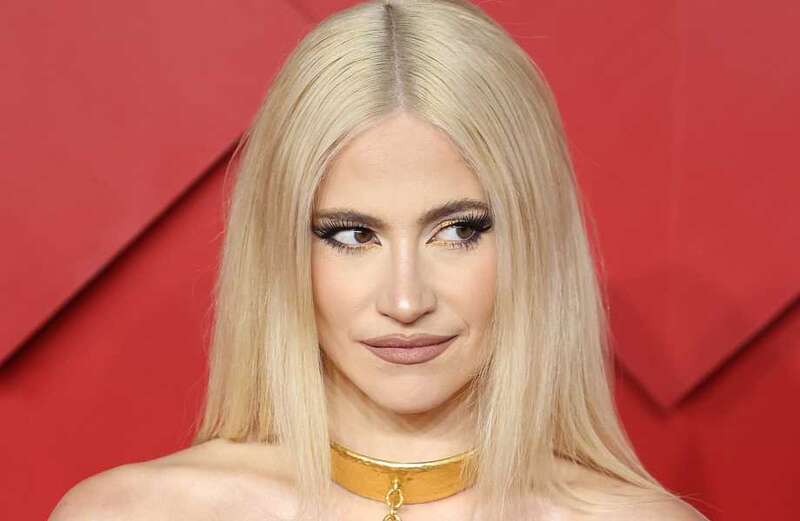 Pixie Lott looks unrecognisable as she shows off hair transformation