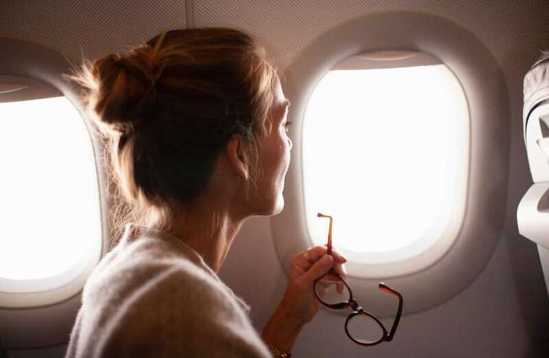 People are realising why you must put plane's window shades up during landing