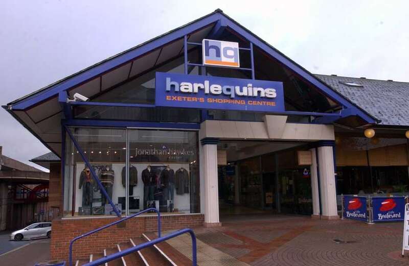 Inside abandoned 'ghost town' shopping centre left empty for years