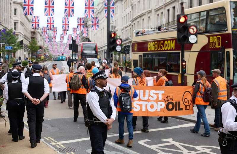 Climate activists cripple London by using legal loophole to halt traffic