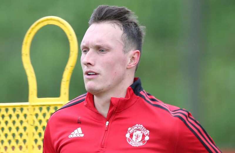 Erik ten Hag claims he only saw Phil Jones train for ‘20 MINUTES’