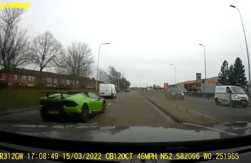 Shocking moment £200,000 Lamborghini speeds through traffic before crash