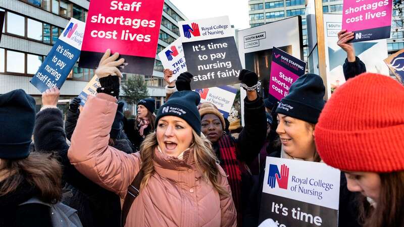 Workers could be sacked if they refuse to cross the picket line (Image: Humphrey Nemar/ daily mirror)