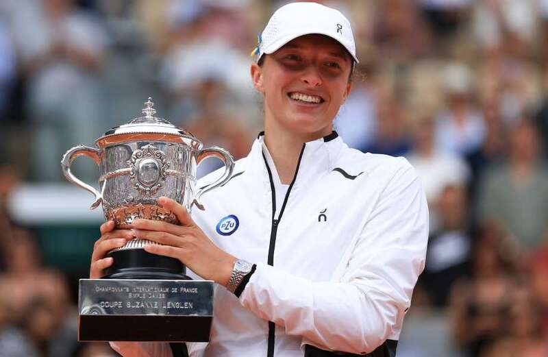 Swiatek in tears after clinching third French Open title following Muchova duel