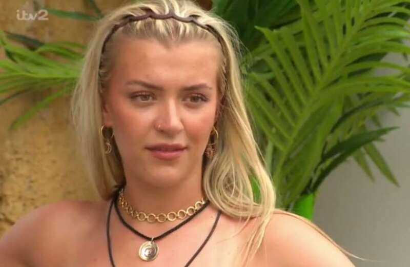 Love Island fans furious as Jess and Ella 'bully' Molly in upsetting scenes