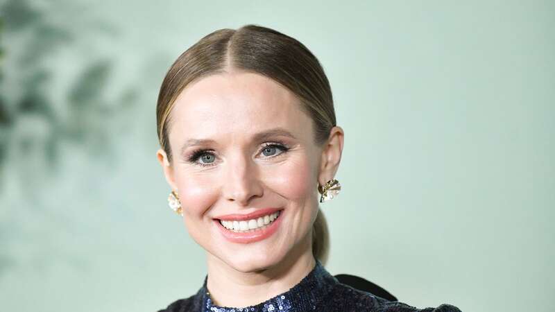 MAIN: Frozen star Kristen Bell unrecognisable as she jets off on travels