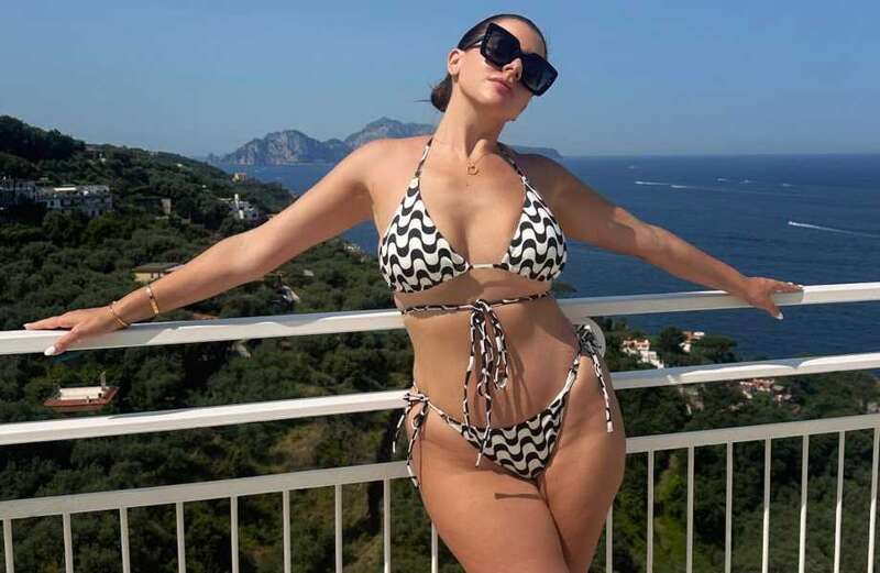 Imogen Thomas shows off her incredible curves in bikini holiday snaps