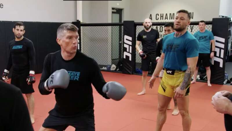 Conor McGregor praises "phenomenal" Stephen Thompson during TUF training session