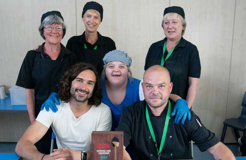 See heartwarming moment Joe Wicks surprises school cooks with special award