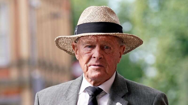 Geoffrey Boycott calls for Australia to issue apology over Jonny Bairstow wicket