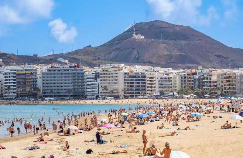 Holiday warning over ‘red alert’ 41C heatwave in the Canary Islands