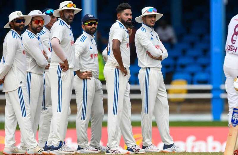 Fury as Kohli & India cricket team left sleep-deprived after shock flight delay