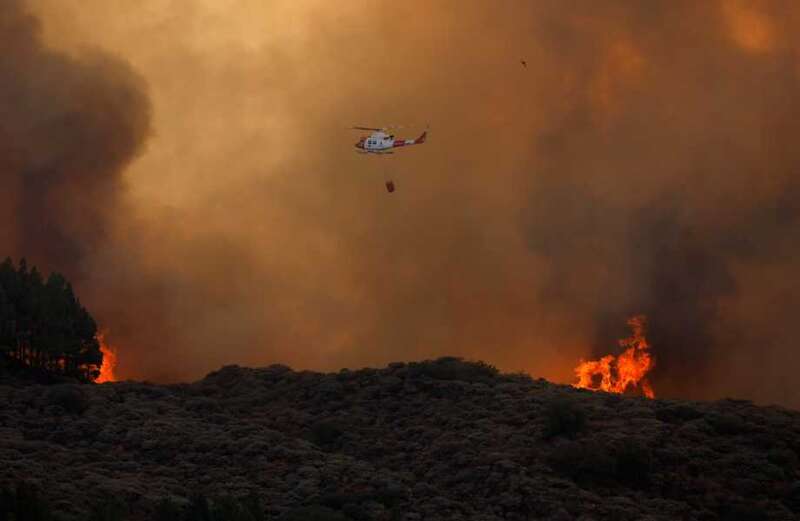 Gran Canaria hit by wildfires with hundreds evacuated and flights at risk