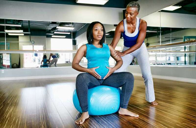 Discover the 9 best pregnancy exercise balls for 2022