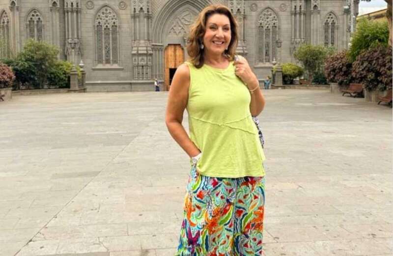 Jane McDonald leaves fans swooning with 'tantalising' pic from set